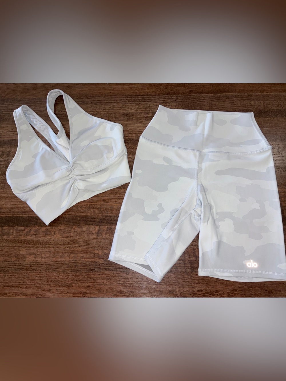 Alo Vapor Wild Thing Bra & Alo 
High Waist Vapor Biker Shorts in Camo Size Small